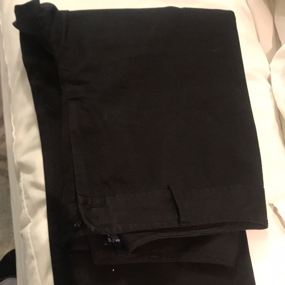 Black capri. Fuller leg.